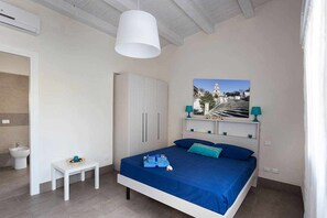 1 bedroom, travel cot, free WiFi, bed sheets - (MP63) Modern accommodation 150 mt from the sea (Marina Di Modica)