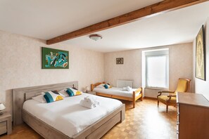 7 bedrooms, iron/ironing board, free WiFi, bed sheets - La Grenouillère - Grande longère bretonne (Pléneuf-Val-André)