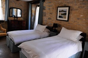 9 makuuhuonetta, silitysrauta/-lauta, Wi-Fi, vuodevaatteet