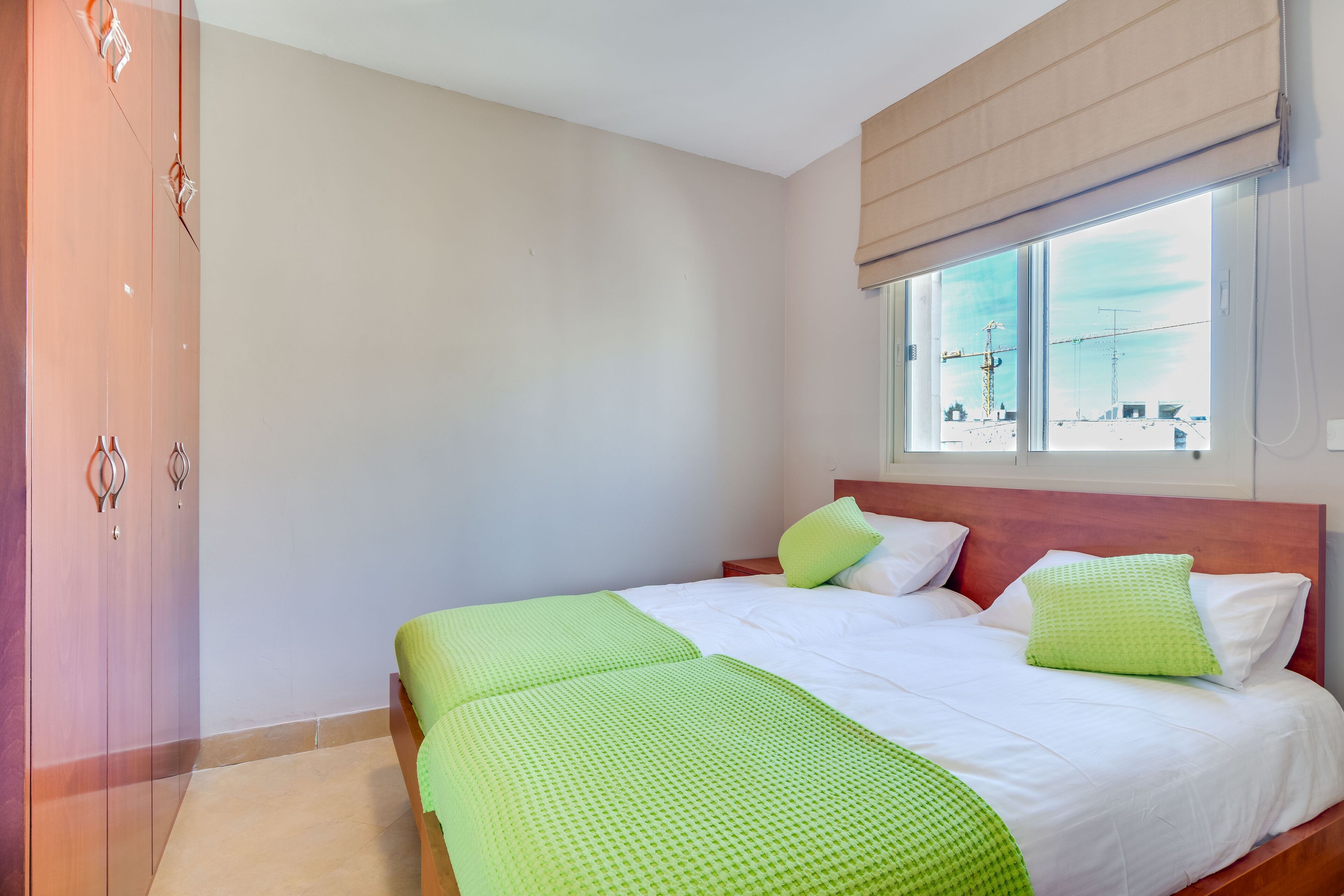 4 bedrooms, WiFi, bed sheets