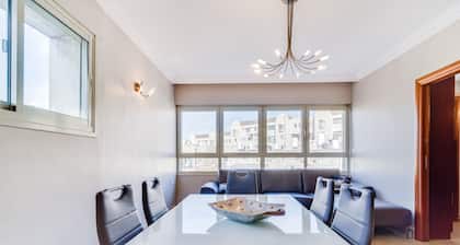Fabulous Kosher Apartment 3 BR + Den in Amazing Central Location!!