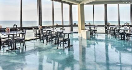 THIS IS THE ONE!! 3511 St Regis - Linens Included!