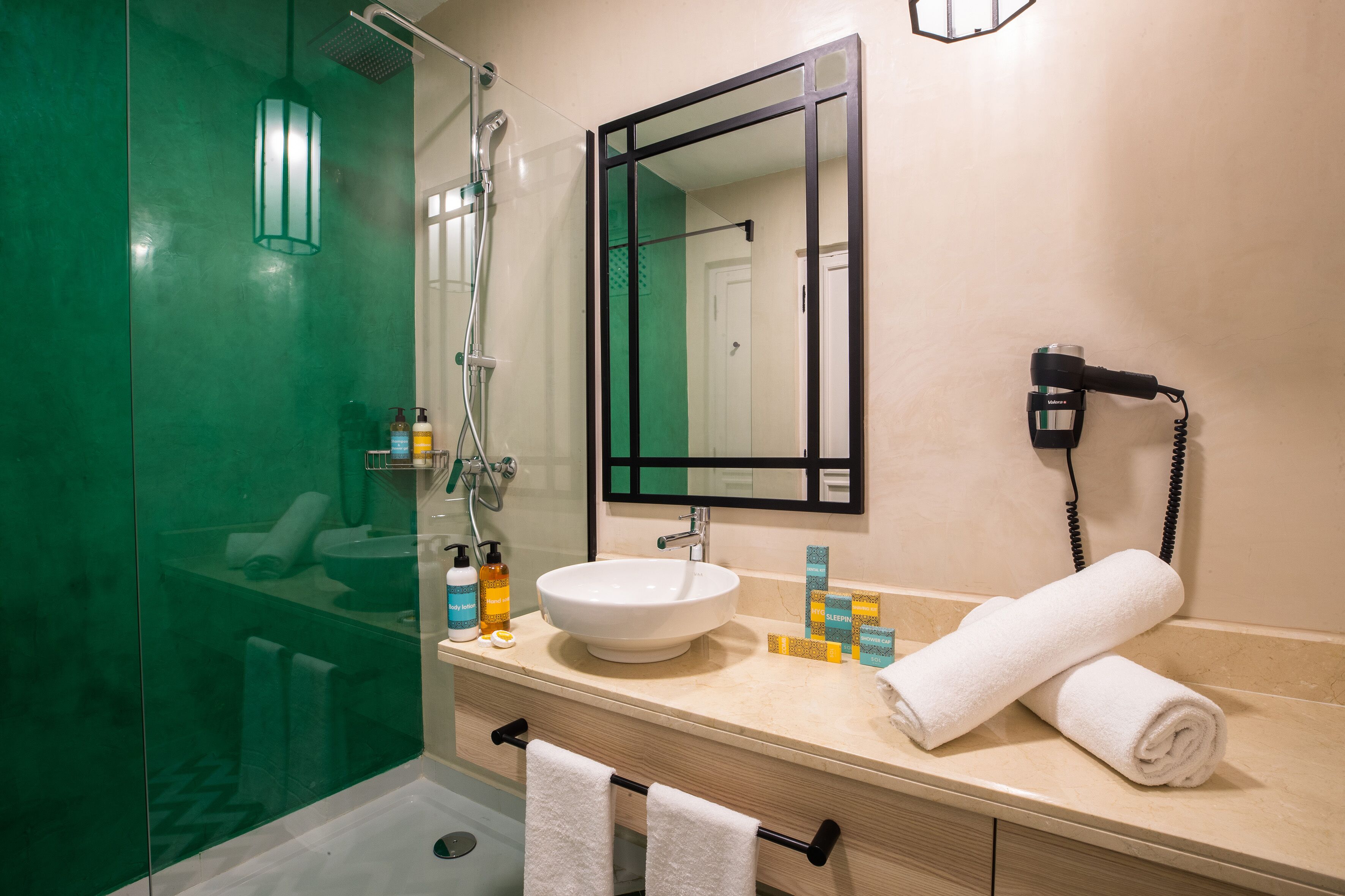 shower, rainfall showerhead, eco-friendly toiletries, hair dryer