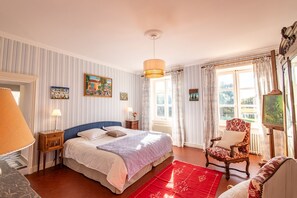 13 habitaciones, escritorio y insonorización 