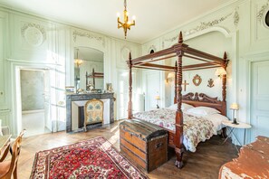 13 bedrooms, desk, soundproofing, iron/ironing board - Château des Louteaux (Chézy)