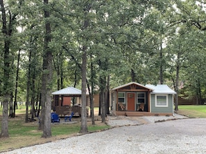 Exterior - Cozy lake cabin - fire pit, near beach, hiking, golf & disc golf! (Canadian)