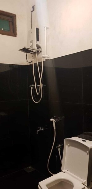 7 bedrooms, in-room safe, blackout drapes, soundproofing