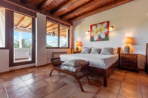 7 slaapkamers, een strijkplank/strijkijzer, reisbedje, gratis wifi