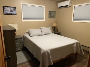 3 bedrooms, travel cot, free WiFi, bed sheets