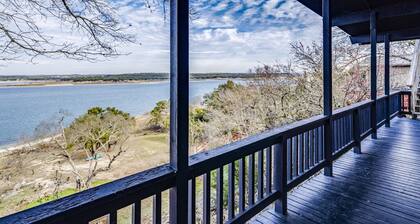 The Blue Water Bungalow! ***Waterfront w/ private beach!***