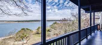 The Blue Water Bungalow! ***Waterfront w/ private beach!***