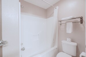 1 Suite King Bed Non-Smoking Jacuzzi Tub | Bathroom | Free toiletries, hair dryer, towels - Capital O Fairway Inn - Baytown La Porte TX (La Porte)