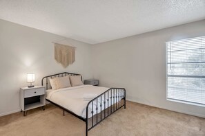 1 chambre, fer et planche à repasser, Wi-Fi gratuit, draps fournis