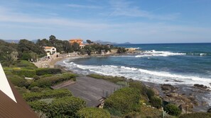 Plage, chaises longues