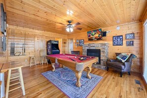 Games room - Mountain Gateway# Sunset# Dollywood#PigeonForge# Gatlinburg  (Sevierville)