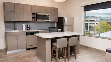 Studio Suite (2 Queen Beds with Sofa Bed) | Private kitchen | Coffee/tea maker