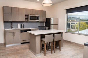 Studio Suite (2 Queen Beds with Sofa Bed) | Private kitchen | Coffee/tea maker
