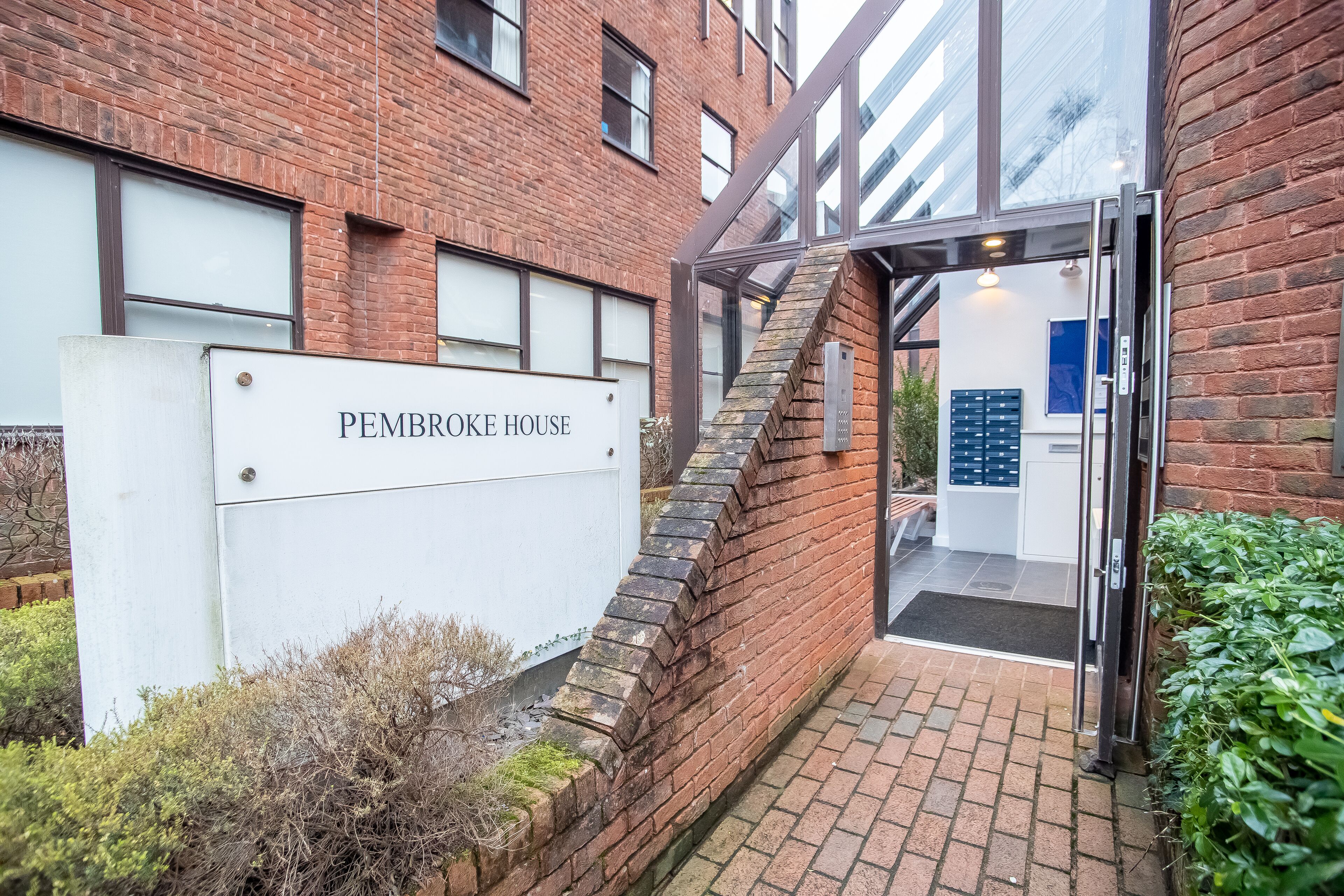 Mặt tiền nơi lưu trú