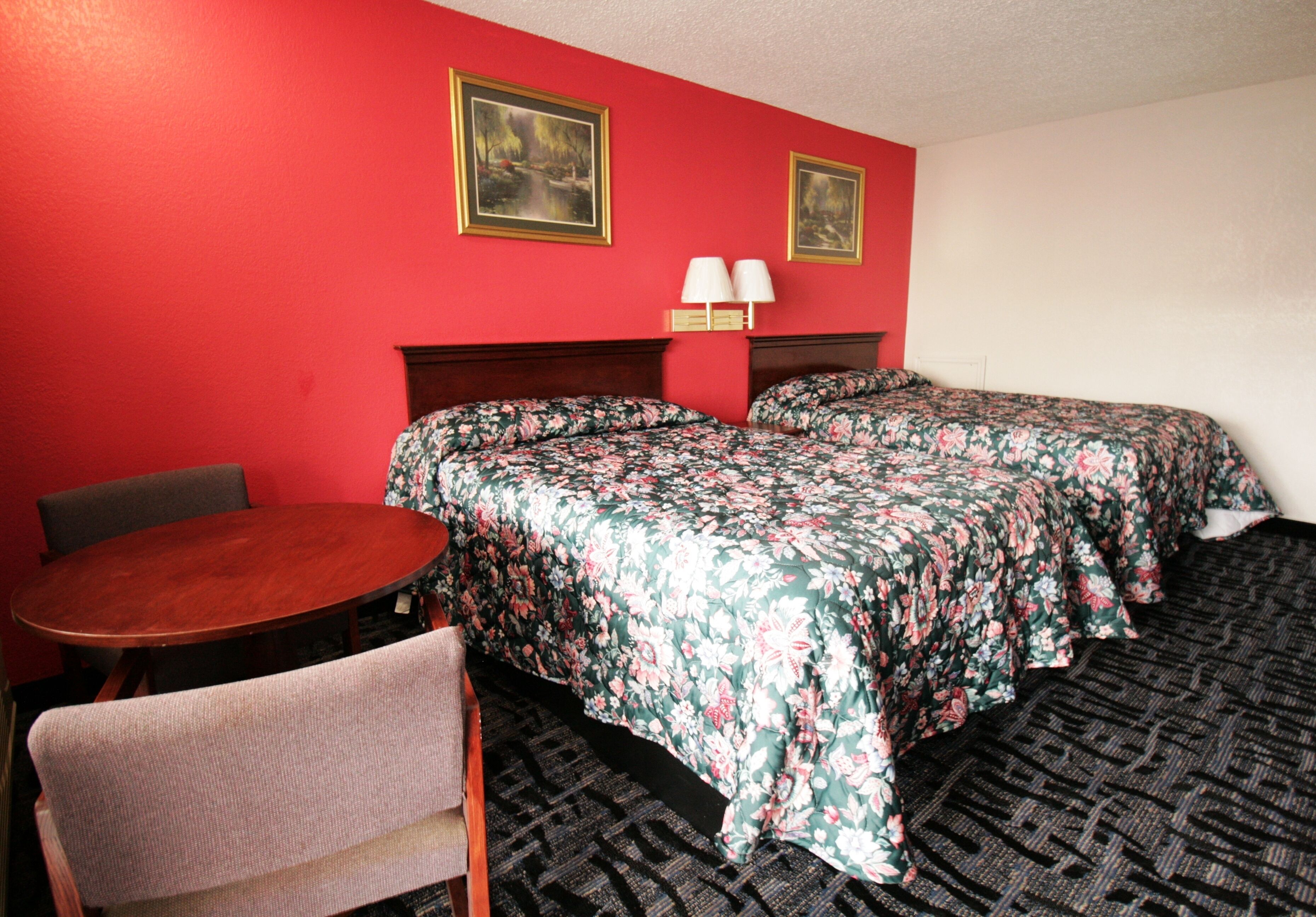 Bantalan ekstra lembut, Wi-Fi gratis, dan seprai linen