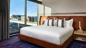 Kamar, 1 Tempat Tidur King, sudut (Champion) | Seprai premium, bantalan ekstra lembut, minibar, dan brankas