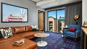 Premium bedding, pillow-top beds, minibar, in-room safe - The Rally Hotel at McGregor Square (Denver)