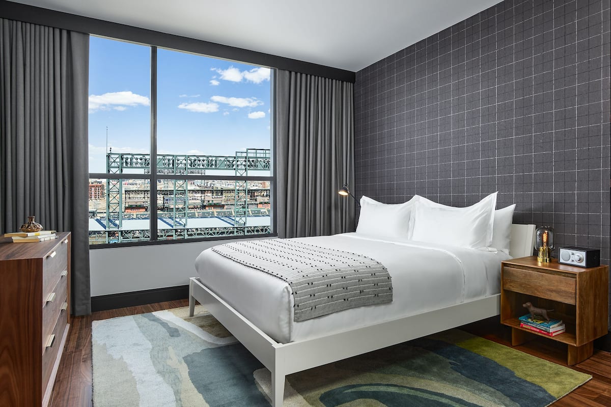 penthouse, 2 bedrooms | hypo-allergenic bedding, minibar, in-room safe, blackout curtains