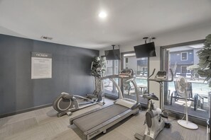 Fitness facility - Relating 1 BR Suite + Fitness Center (Midland)