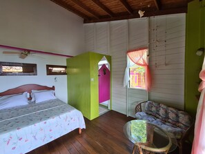 2 chambres, fer et planche à repasser, lit parapluie, Wi-Fi gratuit