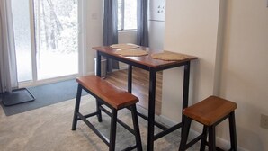 Huoneisto (Just Listed! Pet Friendly One Bedroom) | Yksityinen keittiö