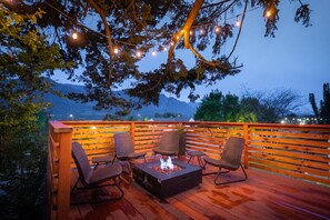 Terrace/patio - CABIN 4 WITH OUTDOOR SOAKING TUB (Stevenson)