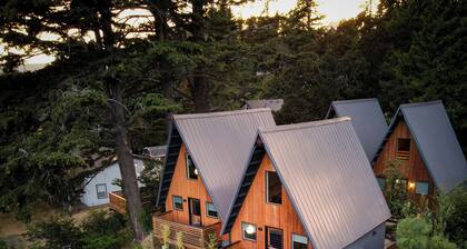 CABIN 4 WITH OUTDOOR SOAKING TUB