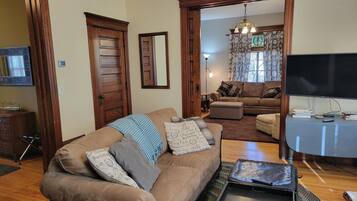 Smart TV, fireplace, books