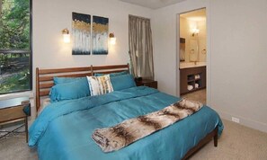 7 bedrooms, WiFi, bed sheets
