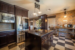 Fridge, microwave, oven, stovetop - Luxury 5BR in Scottsdale: Pickleball, Pool & Golf! (Scottsdale)