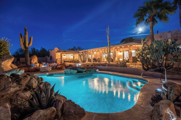 Een verwarmd zwembad