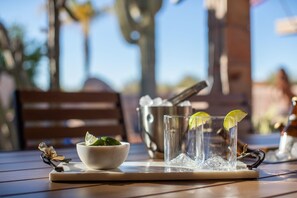 Outdoor dining - Luxury 5BR: Pickleball, Heated Pool, Near Golf (Scottsdale)