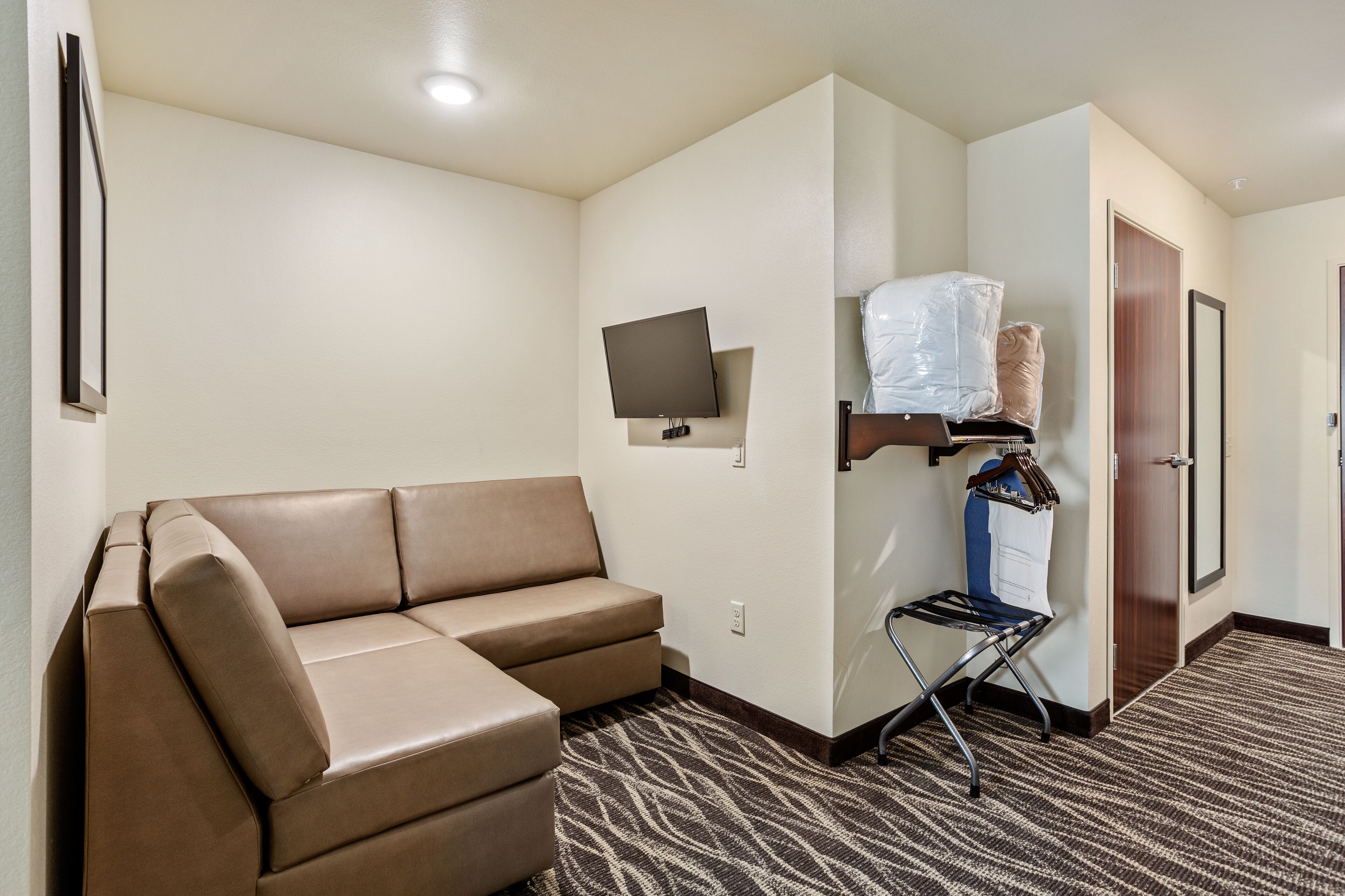 studio, 1 king bed with sofa sleeper, accessible | premium bedding, pillow-top beds, in-room safe, desk