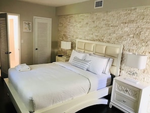 1 chambre, fer et planche à repasser, lit parapluie, Wi-Fi gratuit