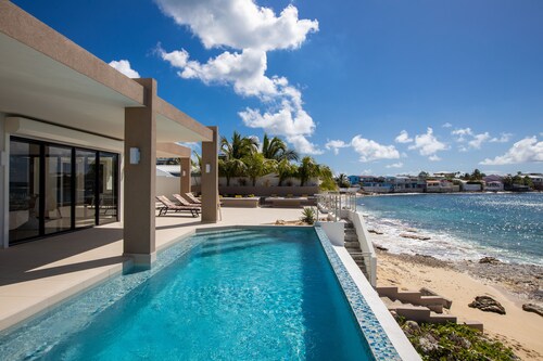 ALMA - DIRECT BEACH ACCESS 4 BR VILLA