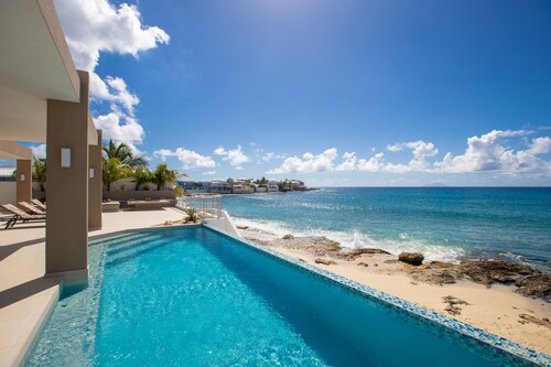 ALMA - DIRECT BEACH ACCESS 4 BR VILLA