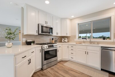 Wine Country River Front Paradise with Private Dock