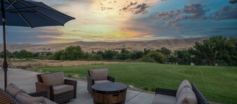 Wine Country River Front Paradise with Private Dock