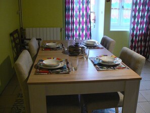 Dining - Gîte "La Varine" (La Chailleuse)