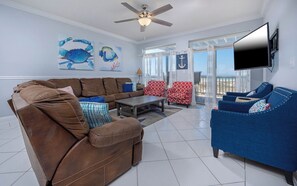 TV - 5 Bedroom ~ BEACH HOUSE ~ WEEKLY RENTALS! (Gulf Shores)
