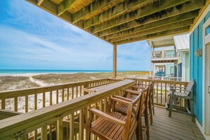 Property grounds - 5 Bedroom ~ BEACH HOUSE ~ WEEKLY RENTALS! (Gulf Shores)