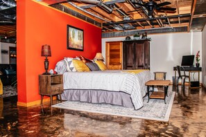 2 habitaciones, escritorio, tabla de planchar con plancha y wifi gratis