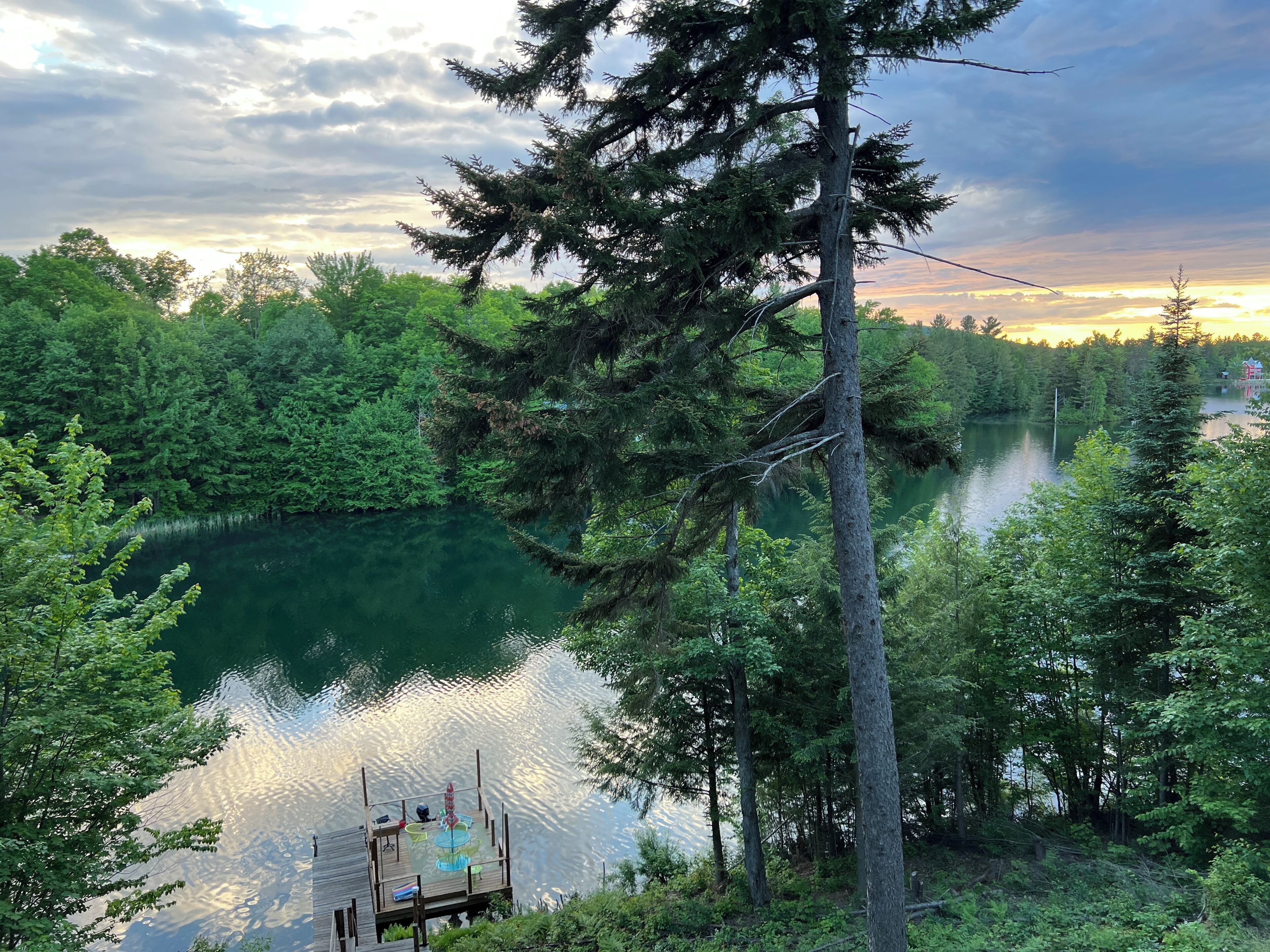 Labor Day Discount & Free Motorized Raft for Pet Friendly ADK Lakefront Lodge!
