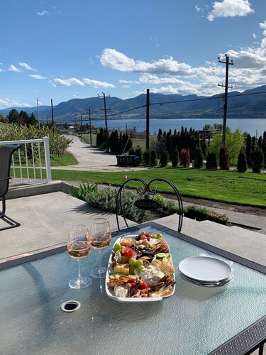 Cherry View Cottage (Approved for Short-term Rentals)