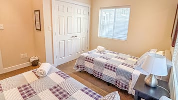 5 bedrooms, iron/ironing board, free WiFi, bed sheets
