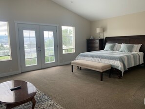 5 多间卧室、熨斗/熨衣板、免费 WiFi、床单